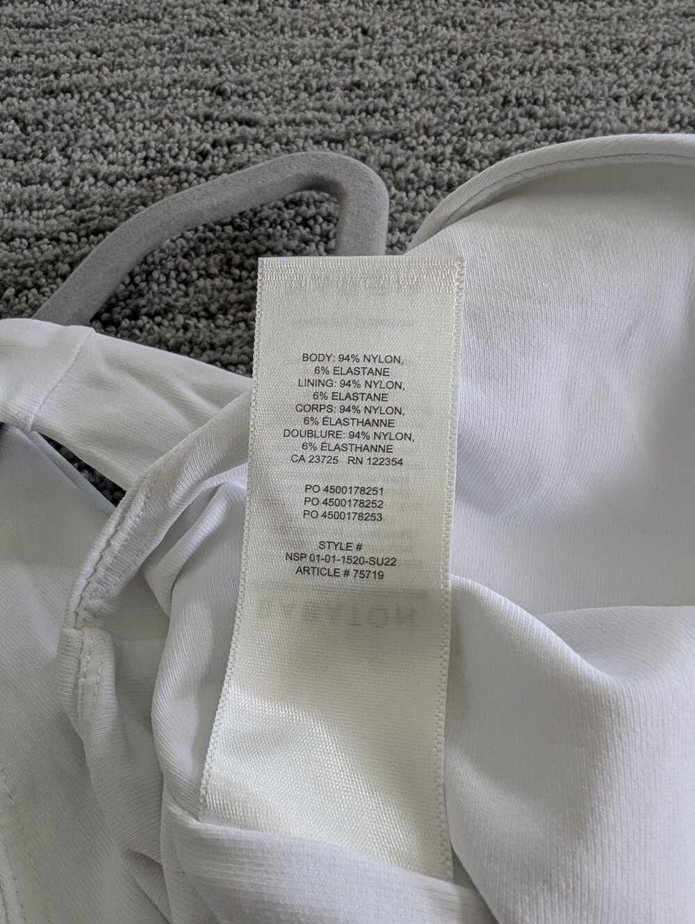 Aritzia Babaton Contour V-Neck Bodysuit Thong Cut - Picture 9 of 9
